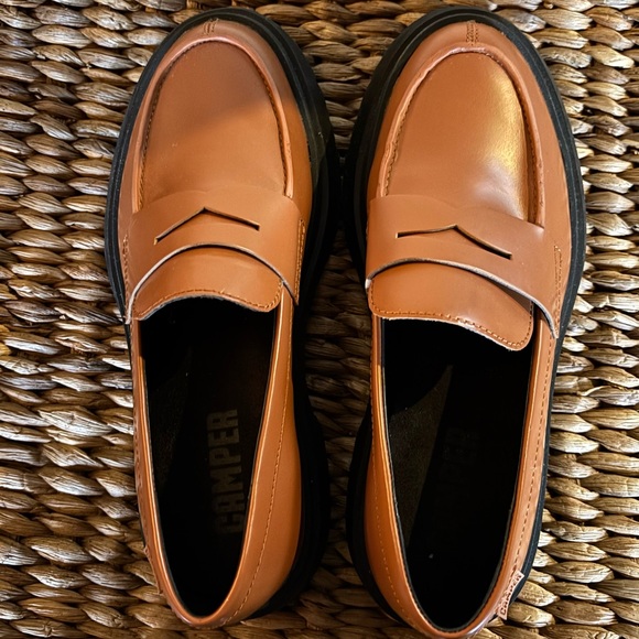 Camper Walden Lug Sole Penny Loafers, Brown Leather Women’s 39, 8.5 - Picture 2 of 5